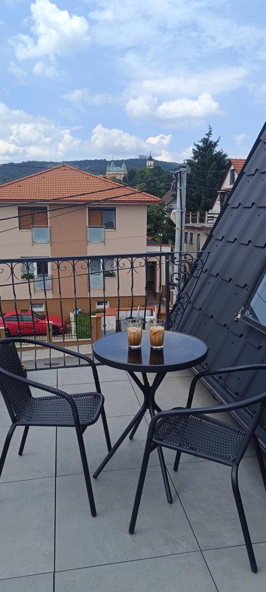 בויניצה Apartman S Vyhladom Na Bojnicky Zamok מראה חיצוני תמונה